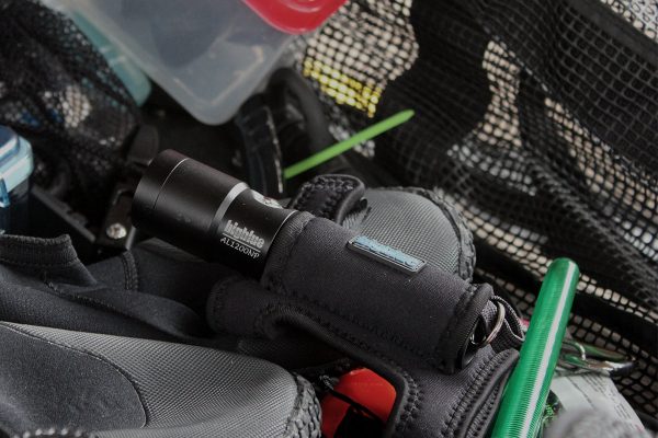 Bigblue 1300-Lumen Narrow Beam Dive Light - Image 2
